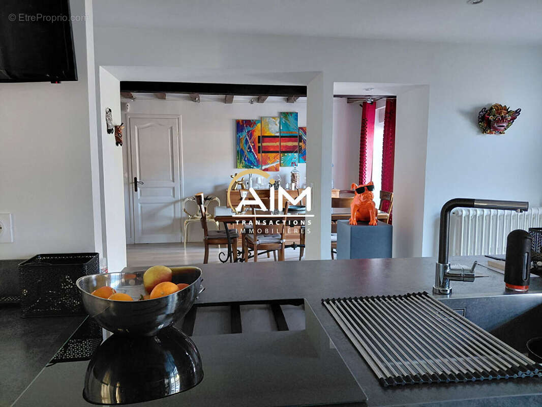 Maison à SAINT-ANTOINE-DU-ROCHER