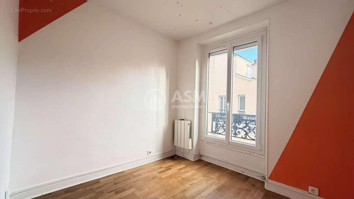 Appartement à COURBEVOIE