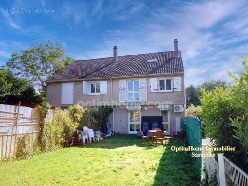 Maison à SARCELLES