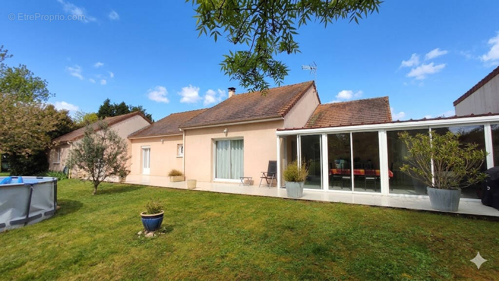 Maison à CHATELLERAULT