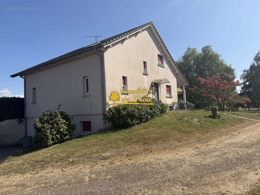 Maison 176 m² à Frotey-Les-Lure  - photo 4