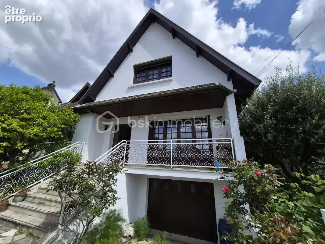 Charmante maison familiale avec beaux volumes et extérieur agréable - photo 16