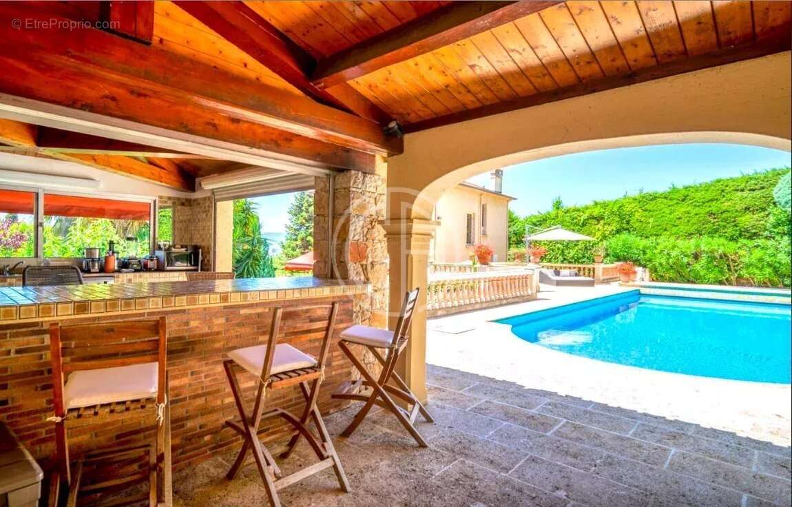 Superbe villa d'époque - secteur ultra résidentiel !!! - photo 4