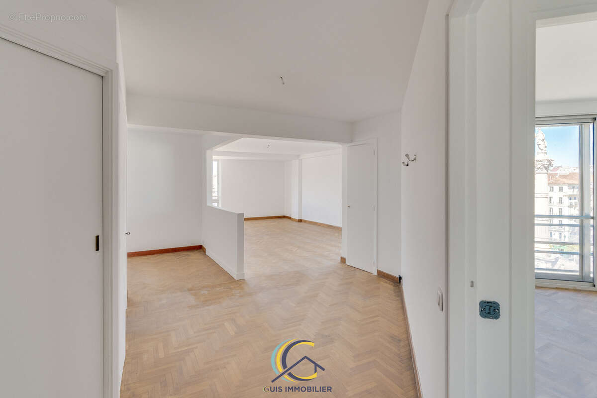 Appartement à MARSEILLE-6E