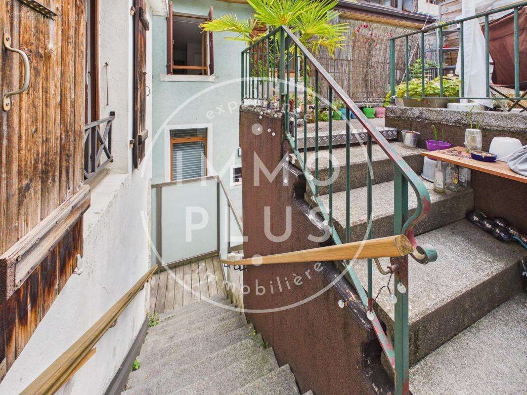 Vente - Appartement - 3 pièces + cuisine - 62,48 m² - 274 000 € - photo 7