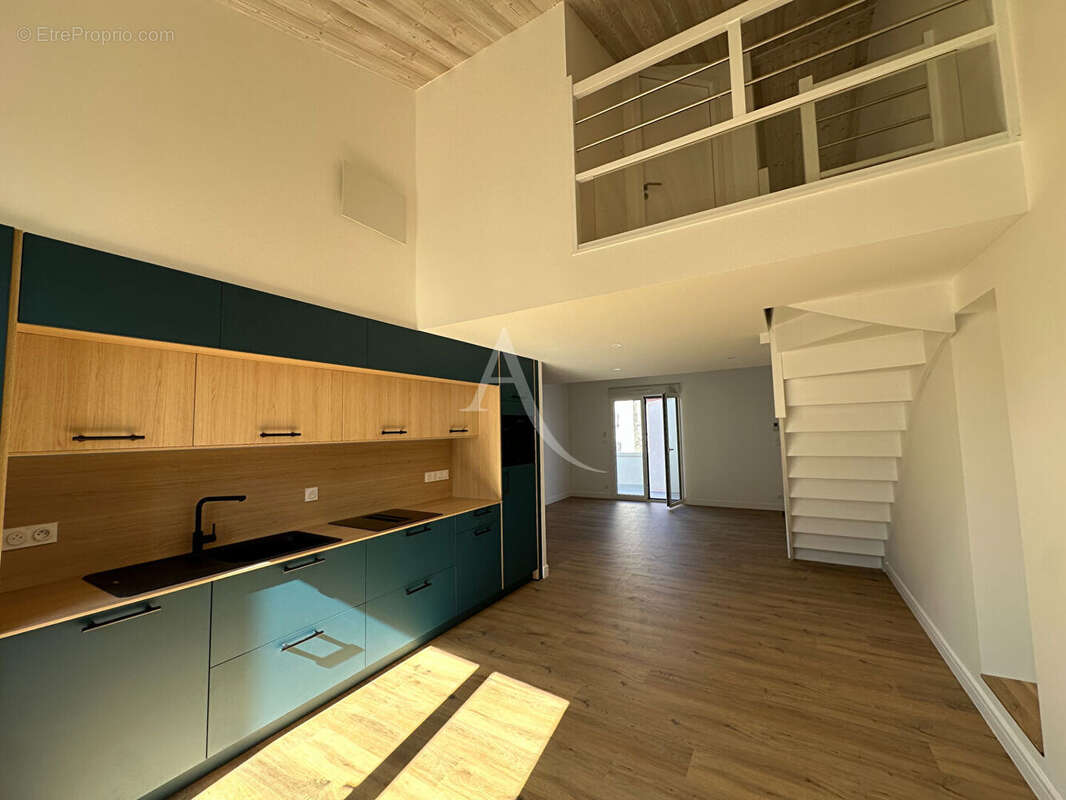 Appartement à FOURAS