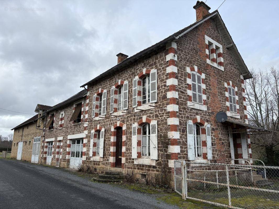 Maison à AYEN