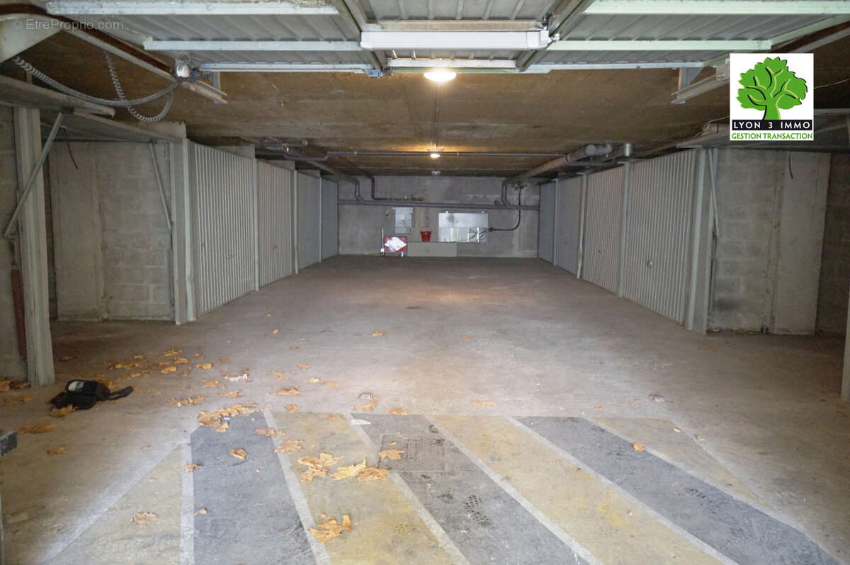Parking à LYON-3E