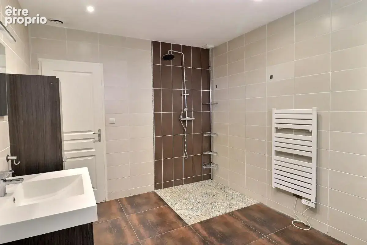 Villa plain-pied 131m2 (T5) - Terrain de 1000m2 - photo 10