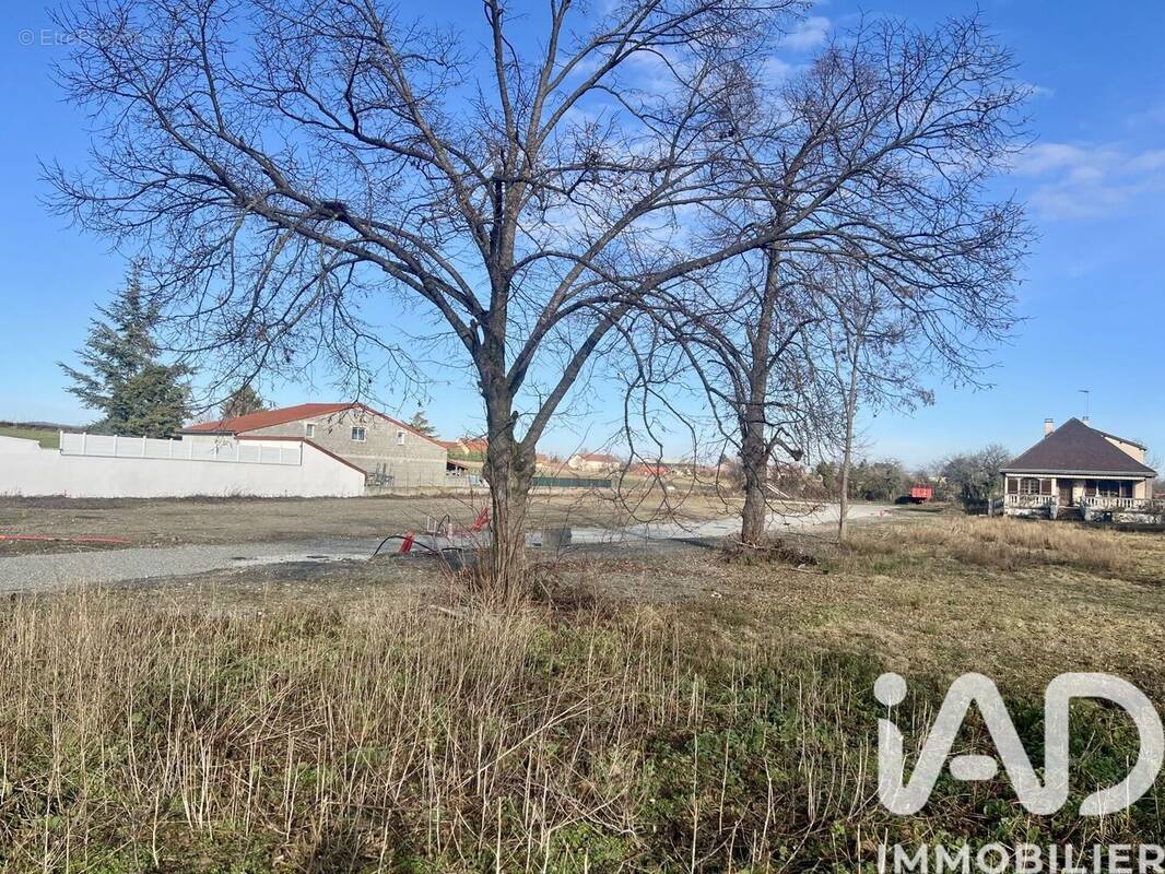 Photo 1 - Terrain à RIOM