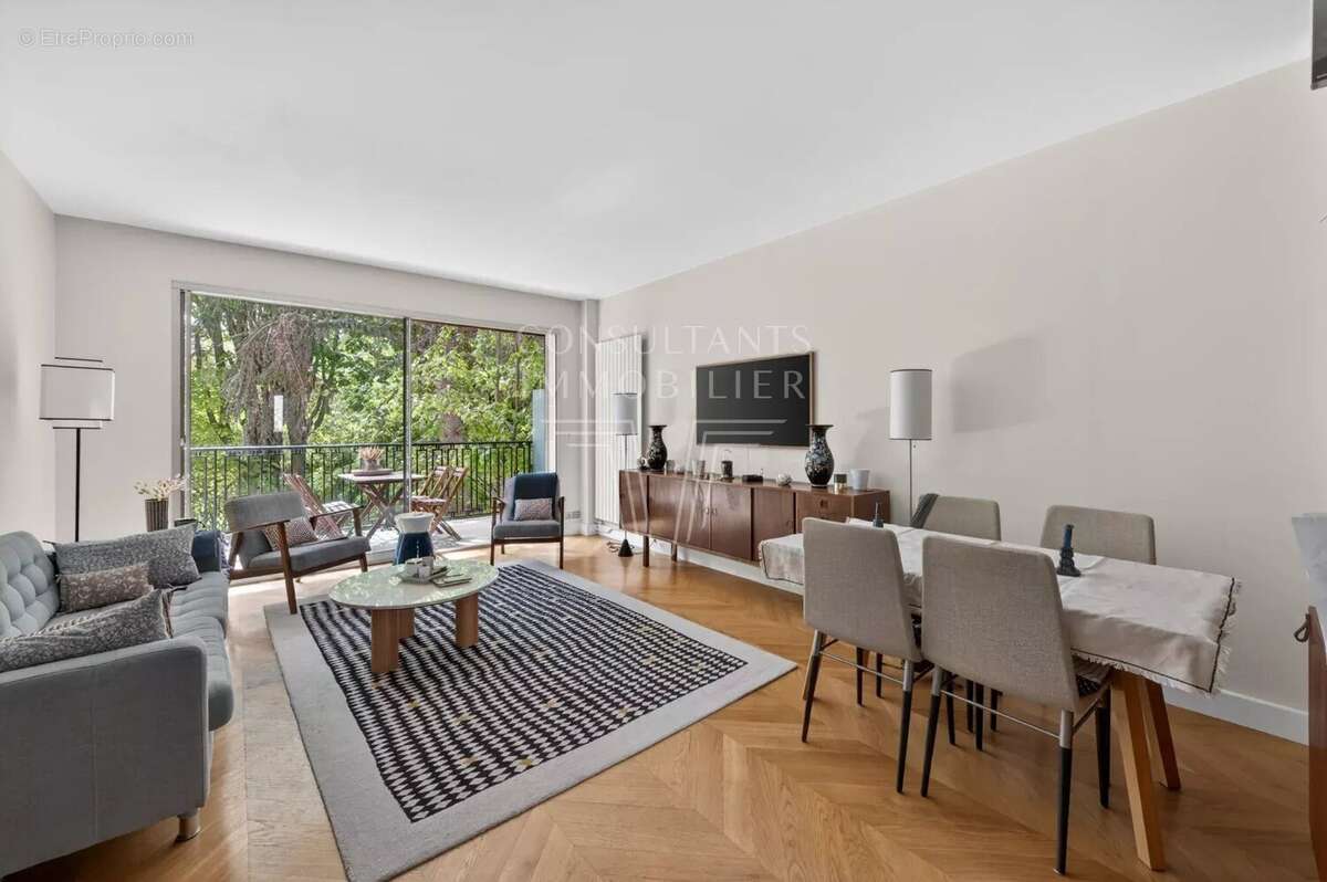 Appartement à NEUILLY-SUR-SEINE