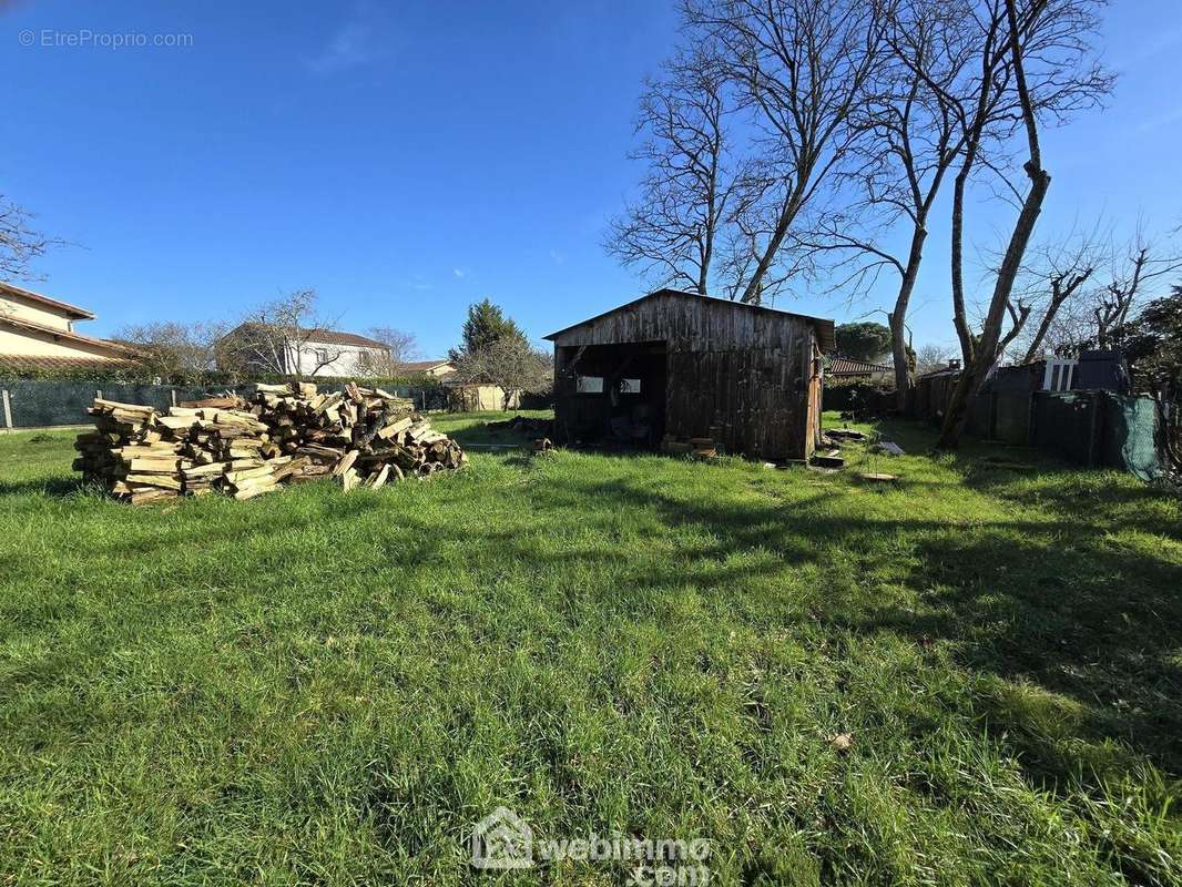 Terrain à LE PIAN-MEDOC