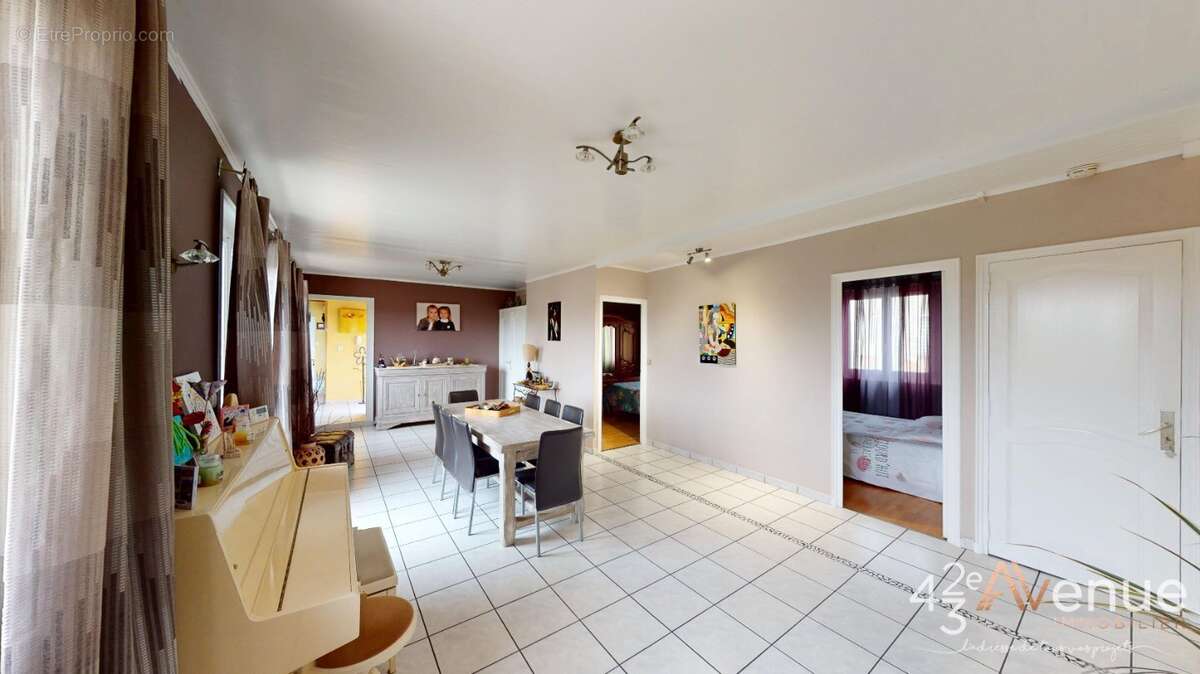 Maison à SAINT-GENEST-LERPT