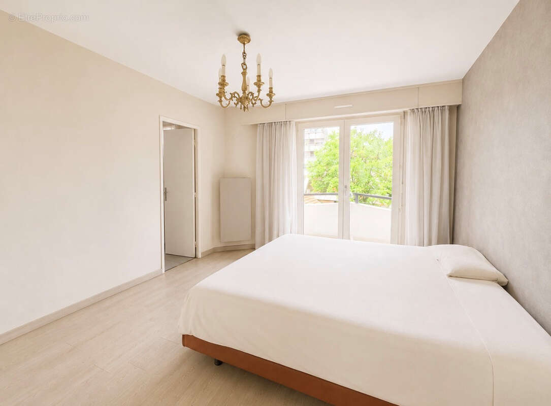 5 pièces avec 3 chambres et balcon - photo 5