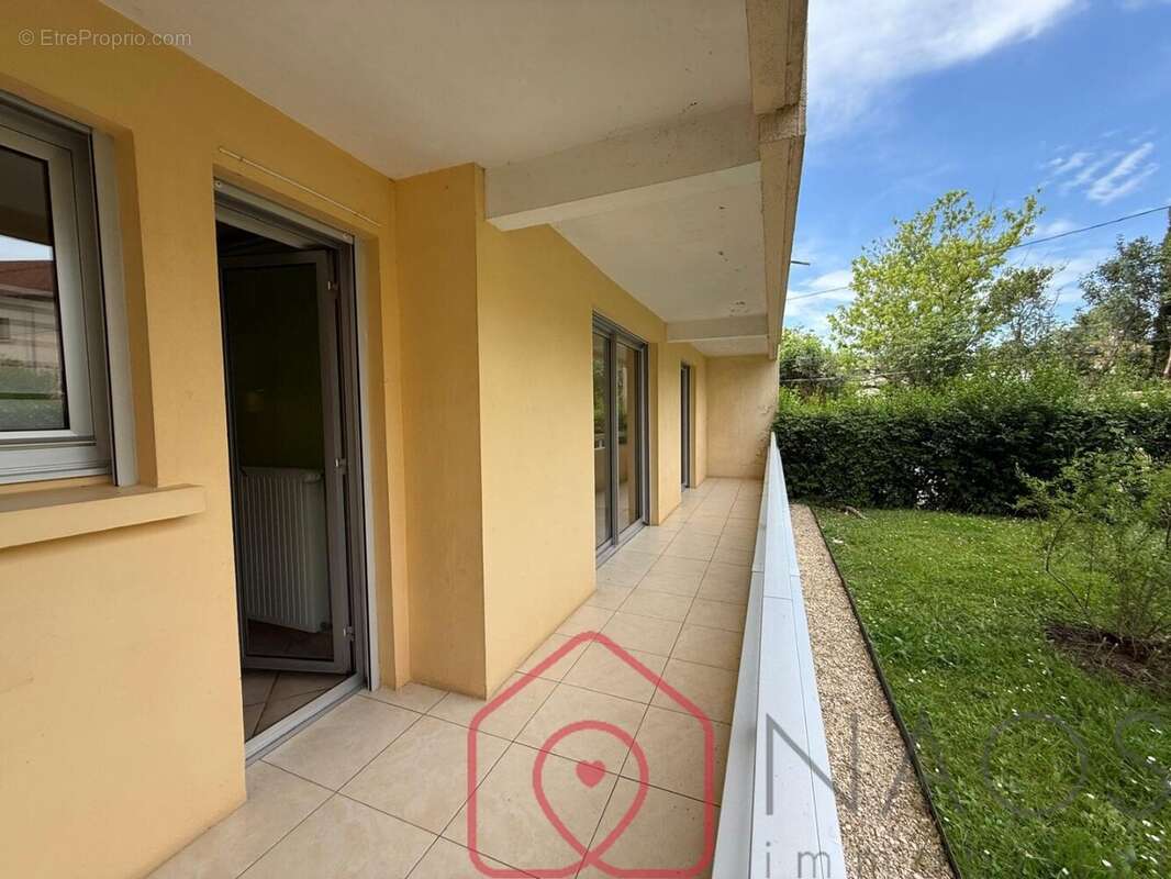 Appartement t2 en rez-de-chaussée avec balcon filant, cave et stationnements - photo 2