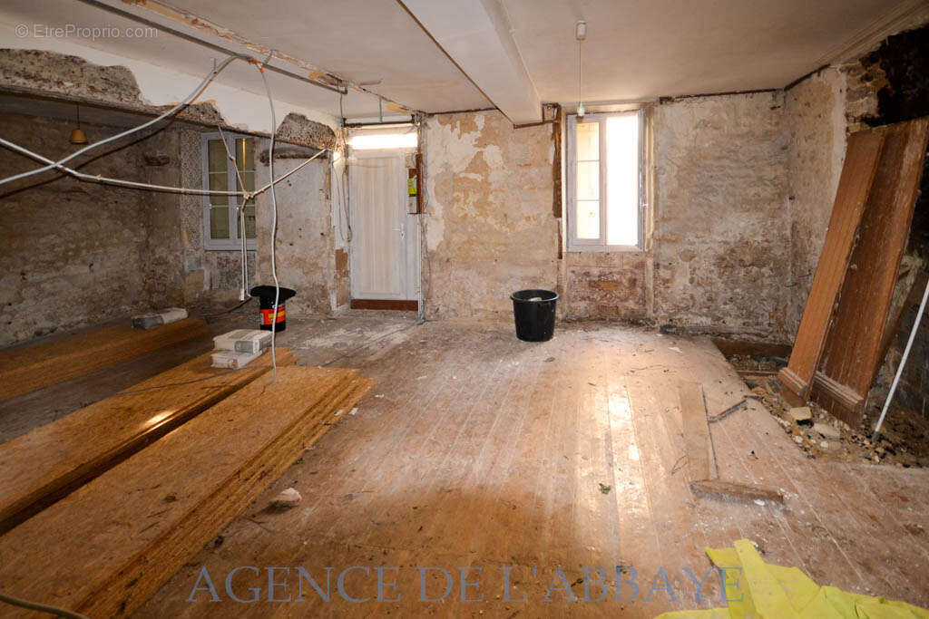 Maison à SAINT-JEAN-D'ANGELY