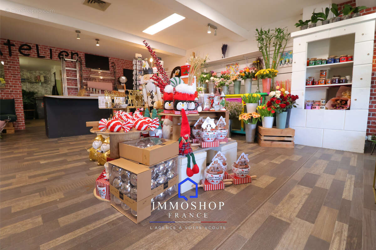 Commerce à PLAN-DE-CUQUES