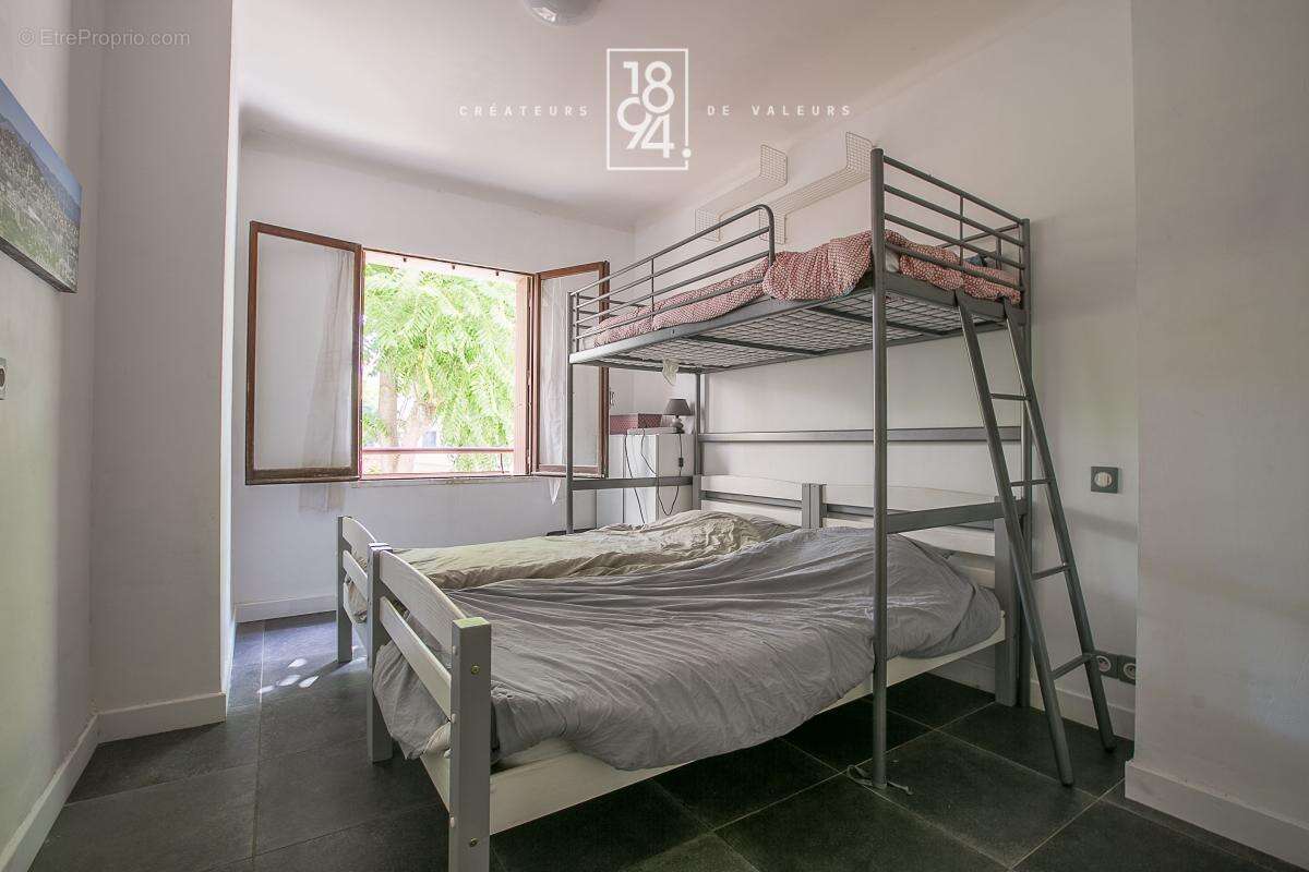 Appartement à MARSEILLE-7E