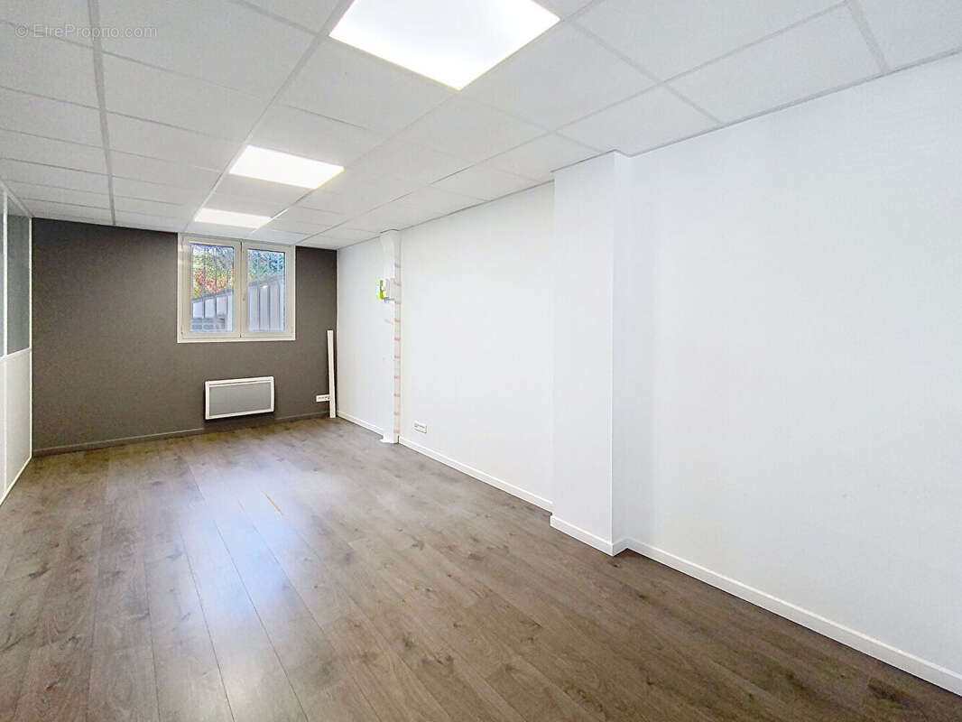 Commerce à PONTAULT-COMBAULT