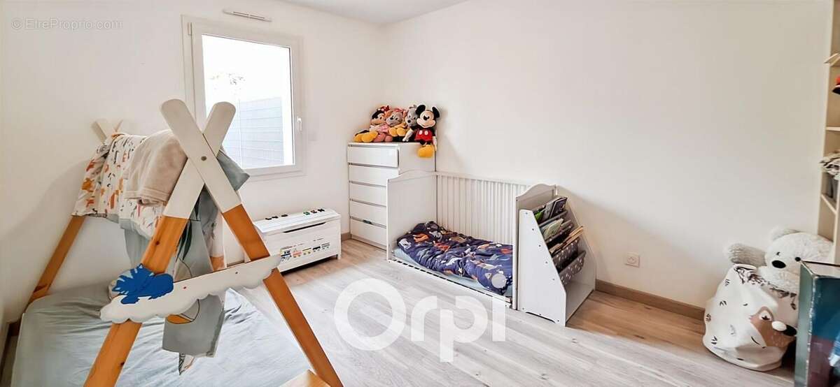 Maison à LA CHAIZE-LE-VICOMTE