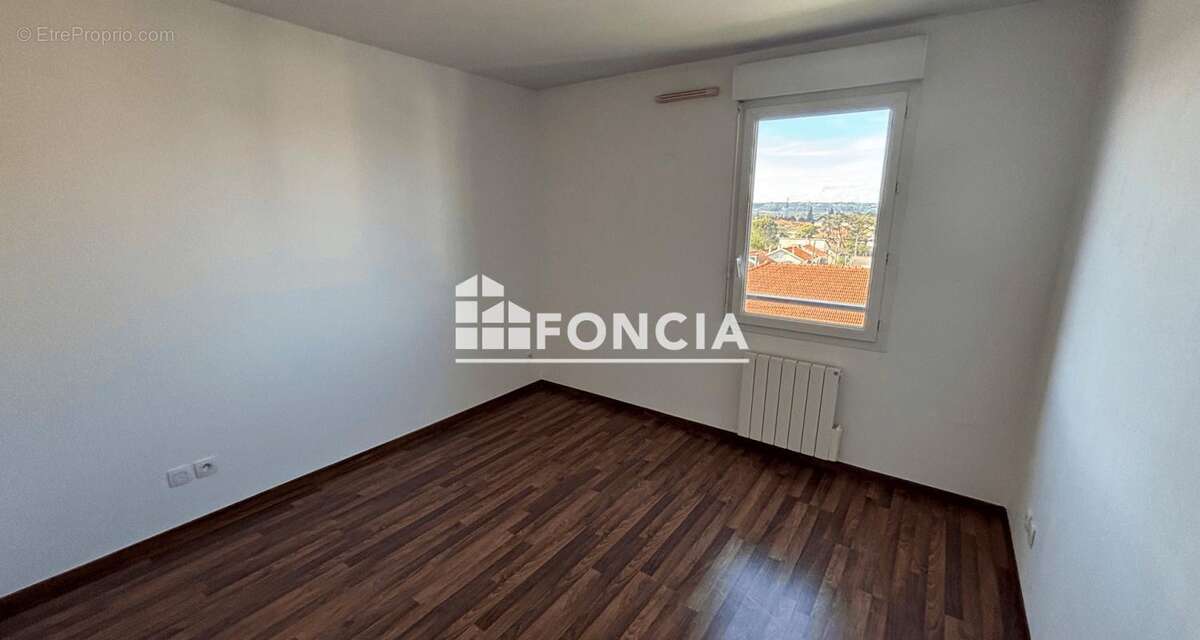 Appartement à DECINES-CHARPIEU