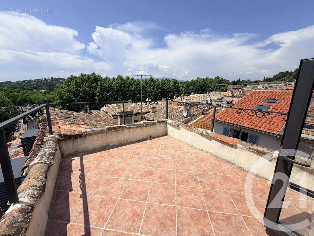Appartement à VALBONNE