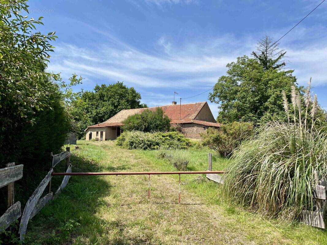 Maison à SAVIGNY-SUR-SEILLE