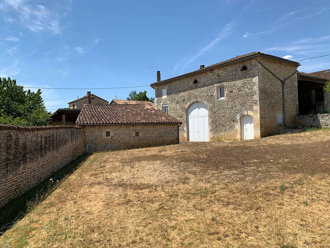 CHARENTE, Proche Verteuil-sur-charente, Maison A Vendre - photo 3