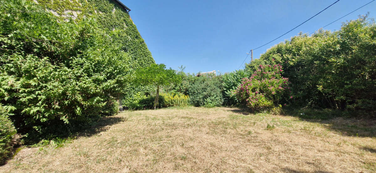 Maison en pierre de caractère à rénover . Un véritable coup de coeur pour les amoureux de l'authenticité ! - photo 13
