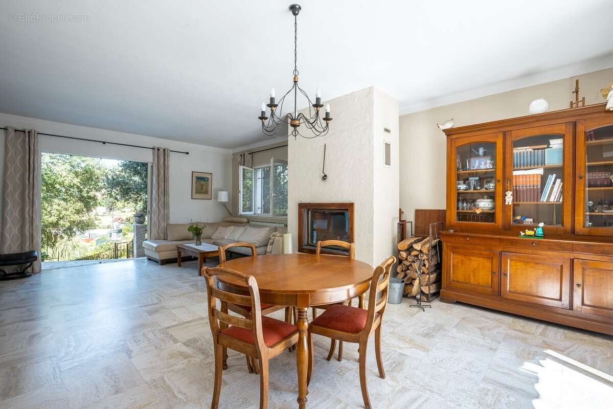 Maison 161 m² à Vence  - photo 3