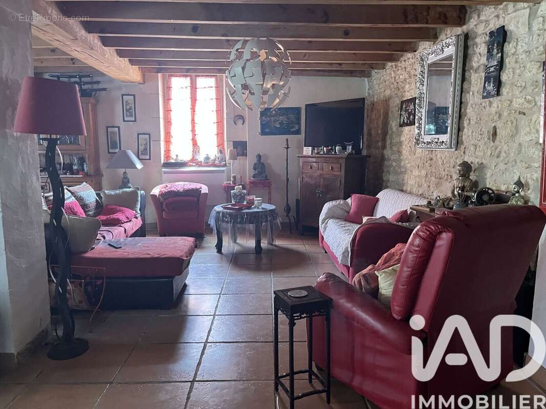 Maison 114 m² à Meursac  - photo 3