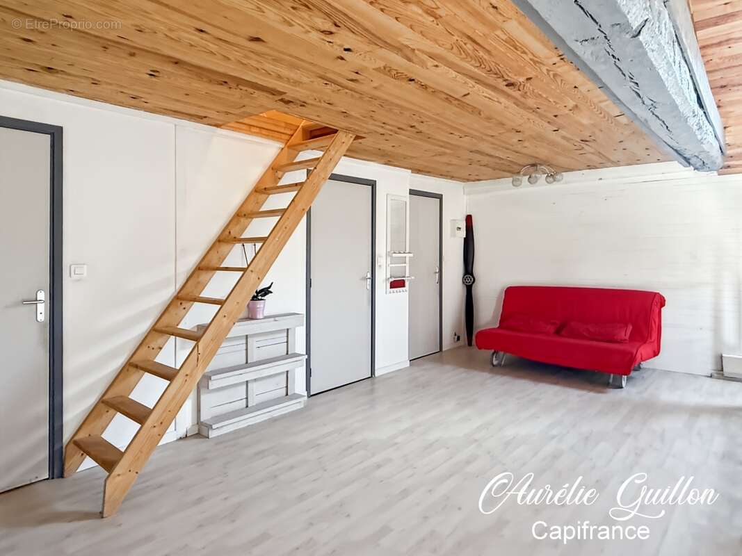 Longère rénovée 165 m² – lumineuse, beaux volumes et charme de la pierre - photo 8