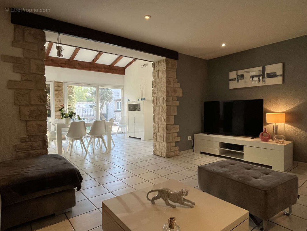 Maison à MONTELIMAR