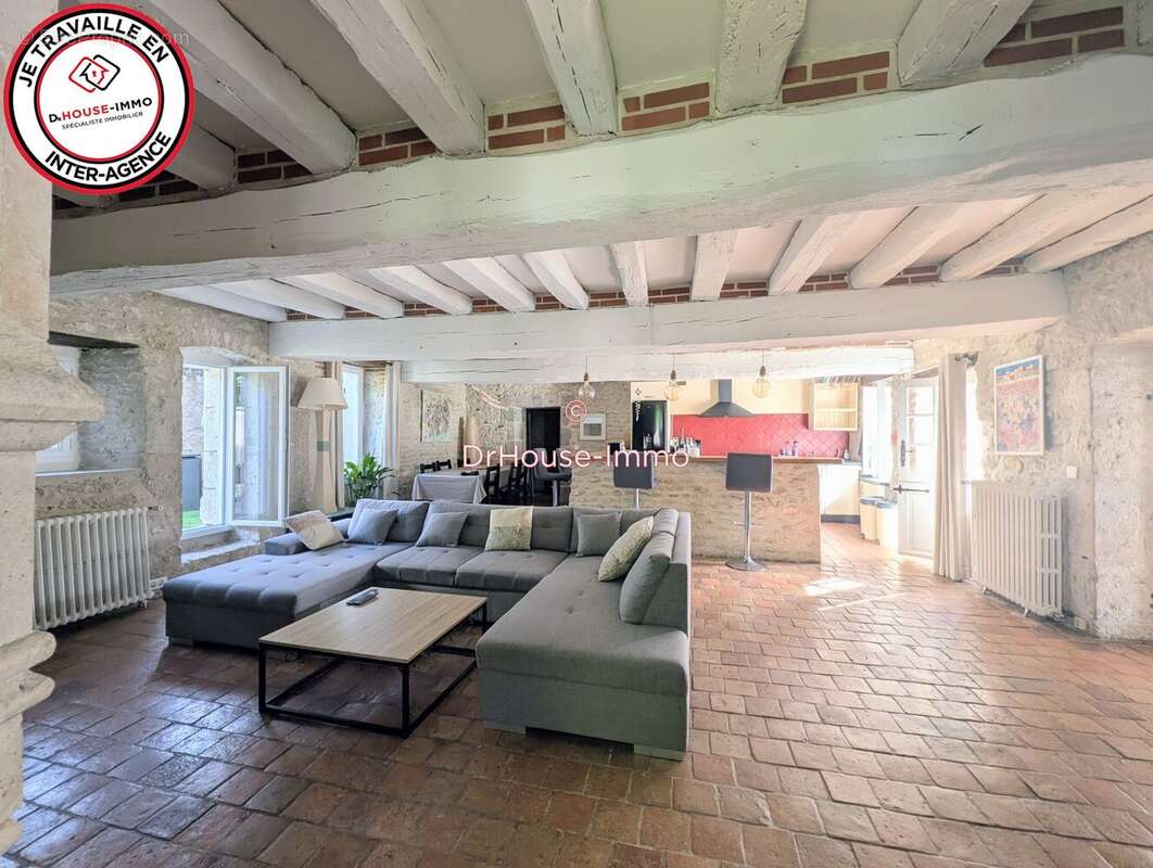 Maison 157 m² à Baccon  - photo 6