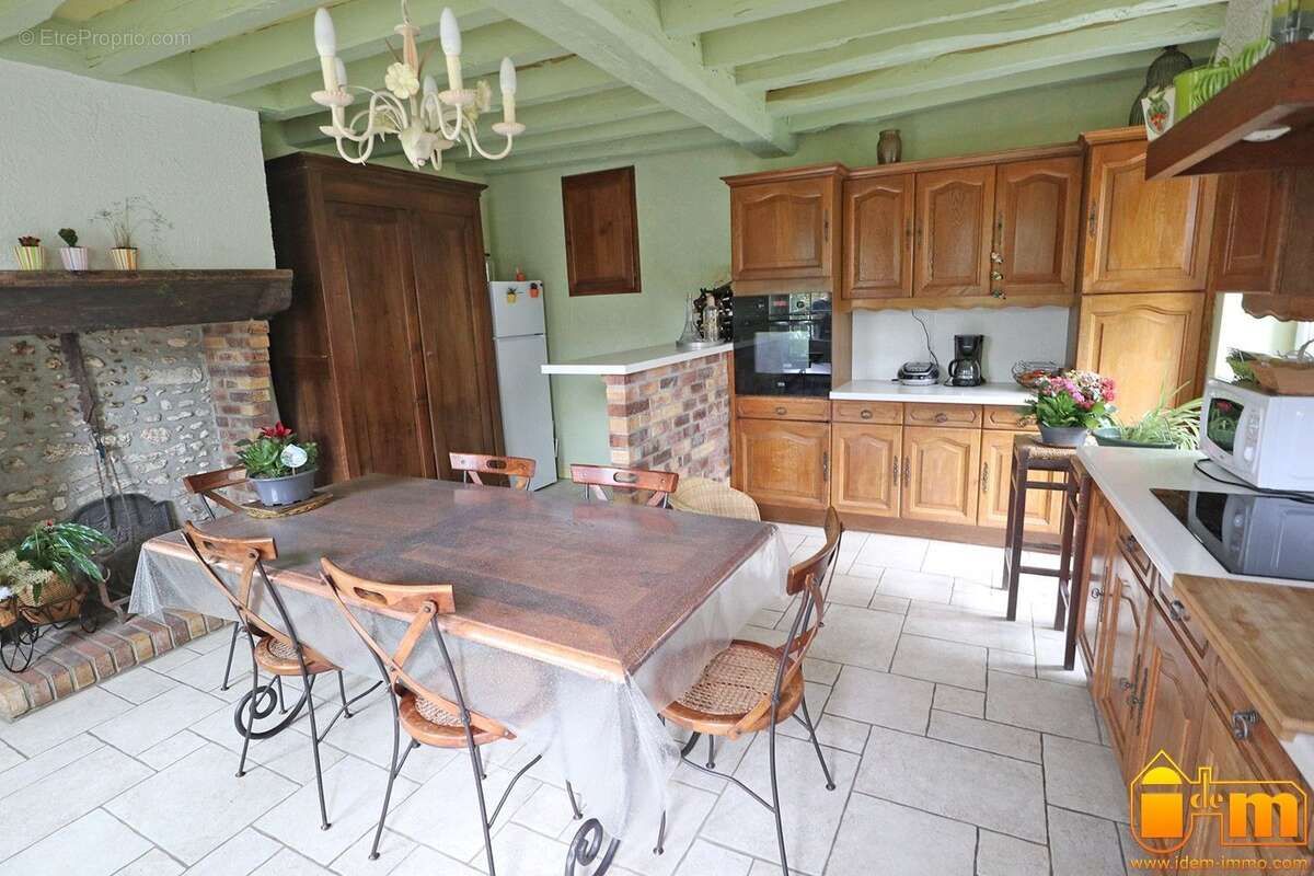 Maison à MEREVILLE