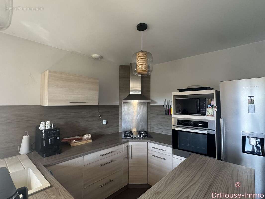 Maison 205 m² à Agonac  - photo 2