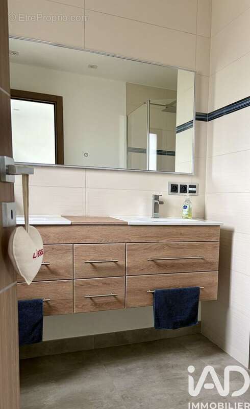 Maison 135 m² à Cogolin  - photo 6