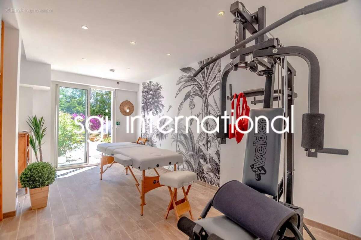 Maison à LES ISSAMBRES