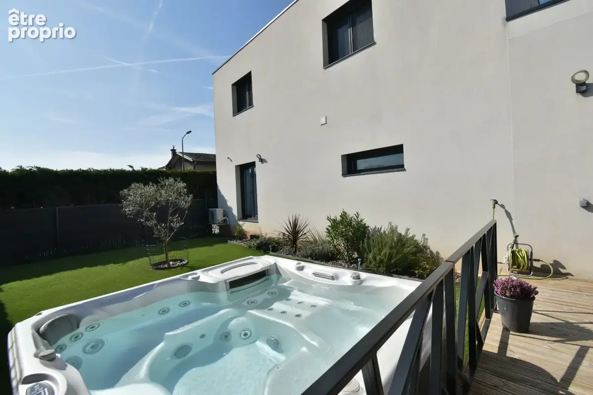 DARDILLY – Superbe villa contemporaine de 151 m² avec vue Mont Verdun - photo 5