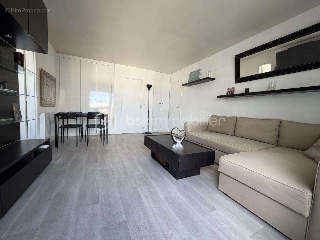 APPARTEMENT 2 PIECES avec cave et box fermé - photo 2