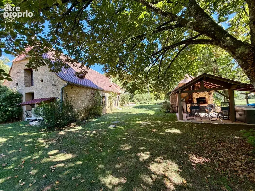 Maison de charme de plain-pied avec 2 roulottes, dépendances et plus de 4 hectares - photo 25