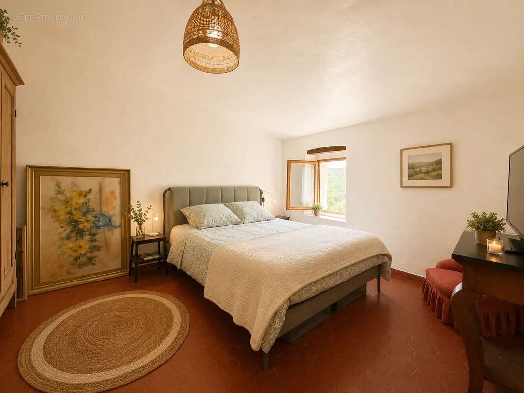 Maison à LA GARDE-FREINET