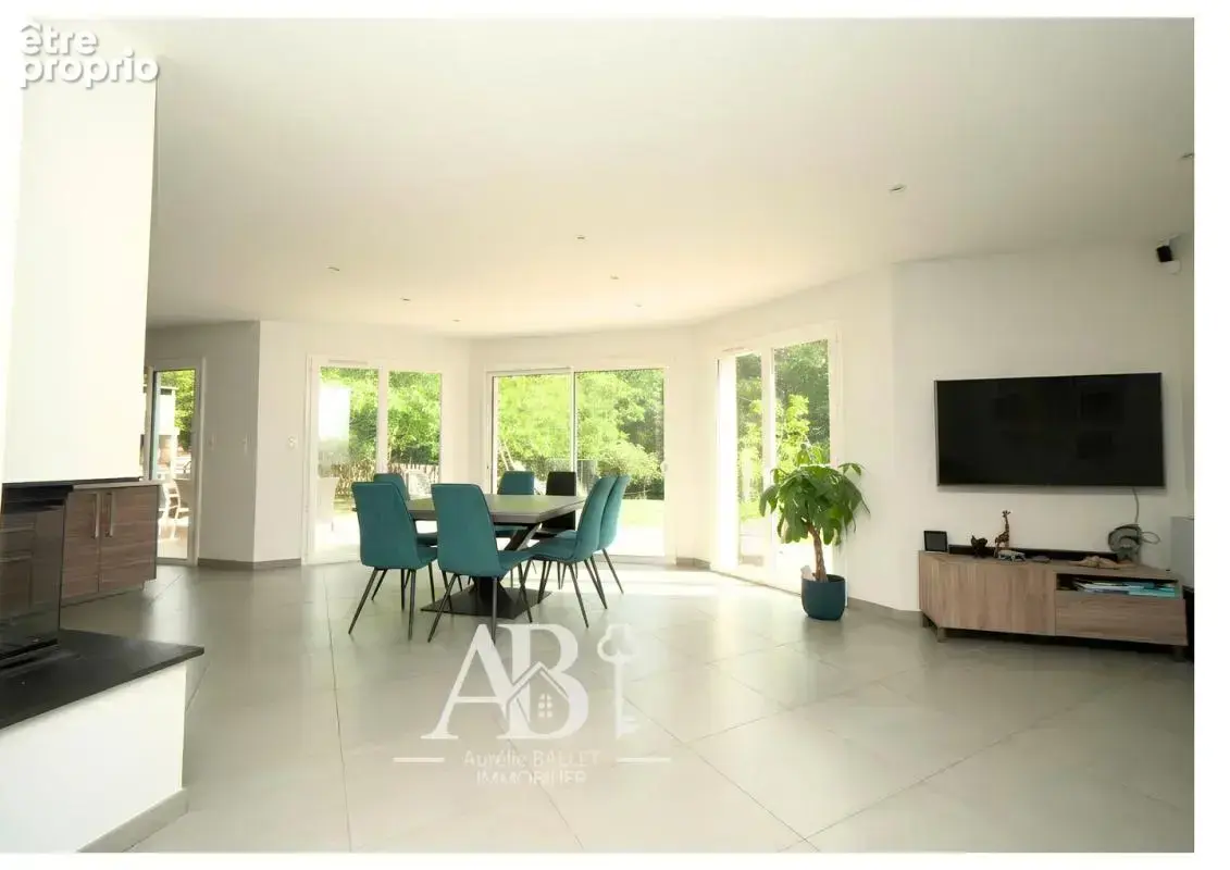 Photo Maison à Camarsac au prix de 348 400€