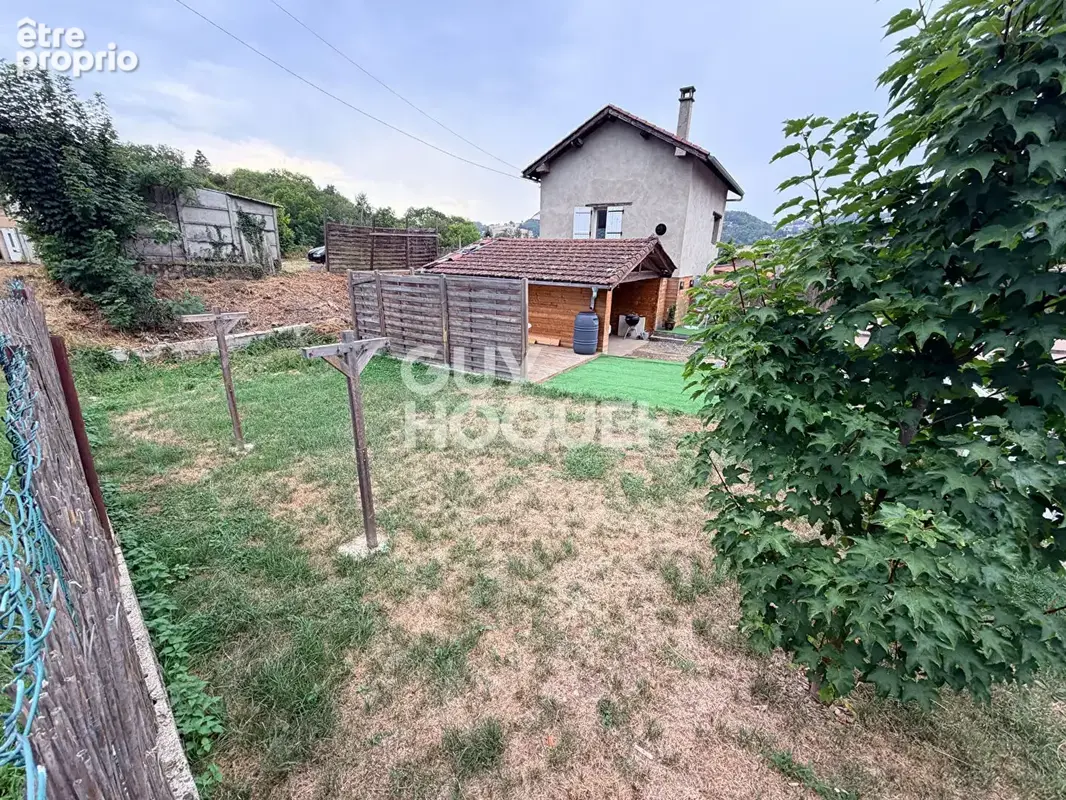 Photo Terrain à Sainte-Foy-L'argentiere au prix de 65 000€