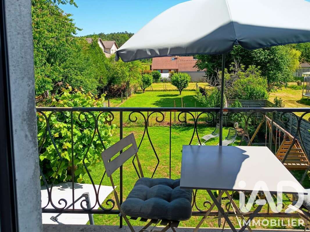 Maison 99 m² à Saint-Priest-De-Gimel  - photo 6