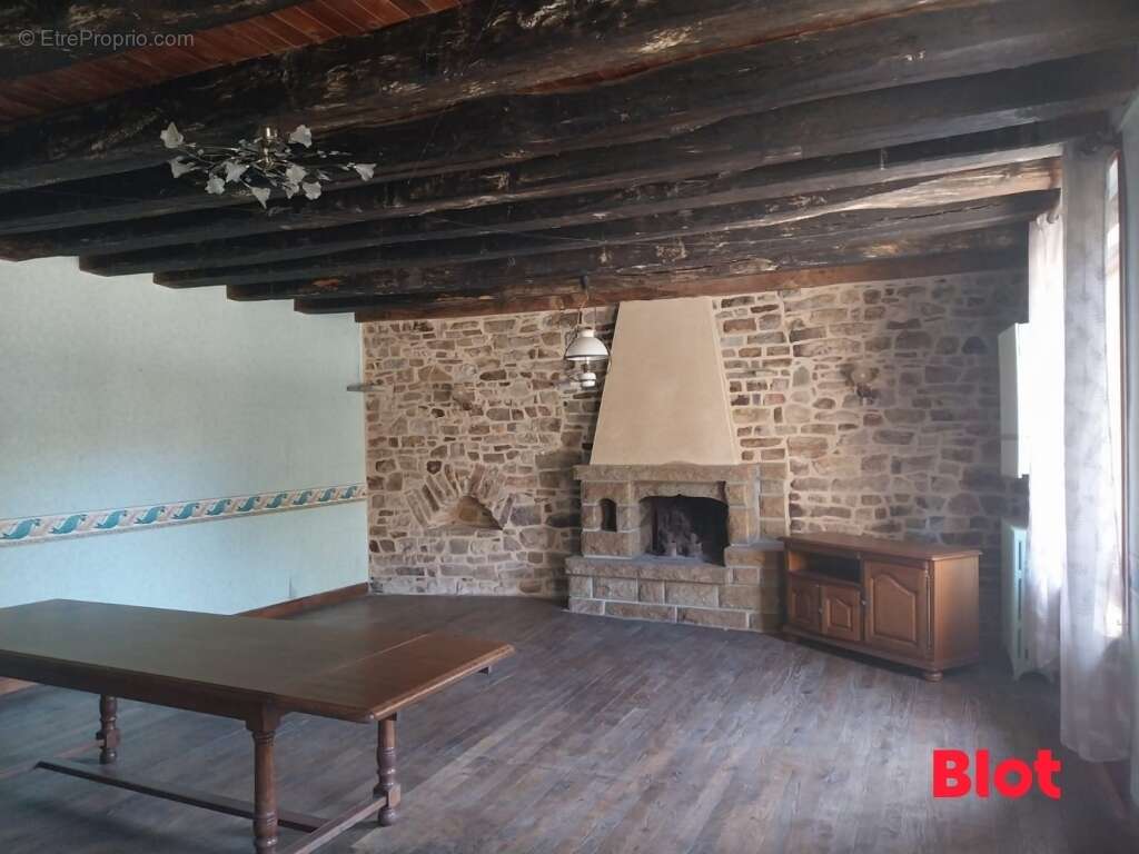 Maison à LA CROIXILLE