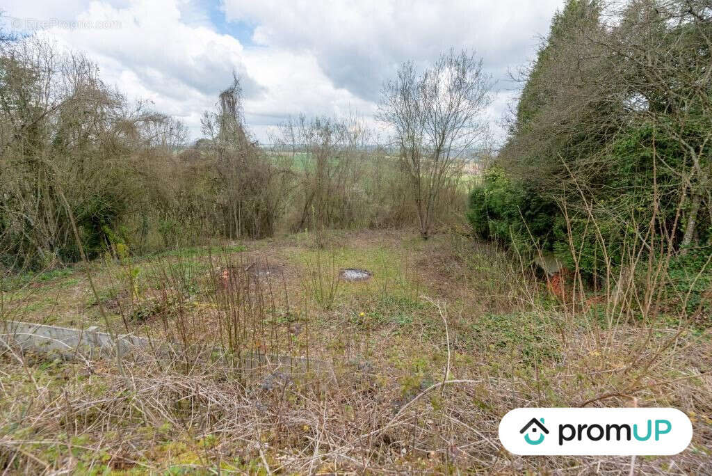 Terrain à CUIGY-EN-BRAY
