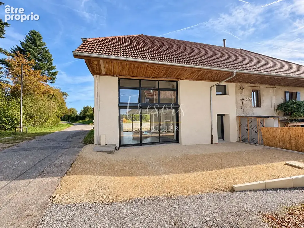 Maison à MONTAGNY-LES-LANCHES