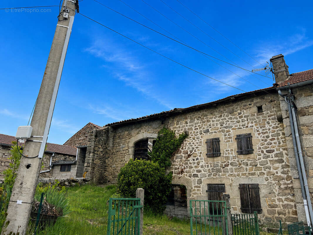 Maison à VAZEILLES-PRES-SAUGUES