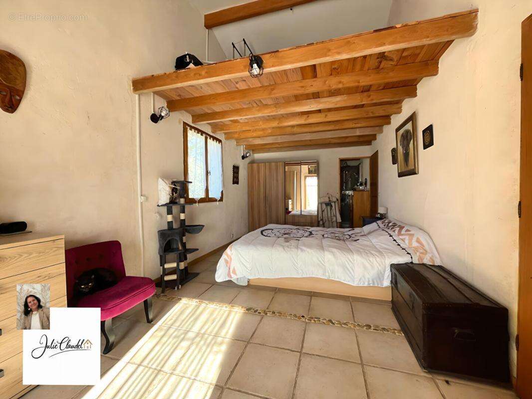 Maison à CHATEAUDOUBLE